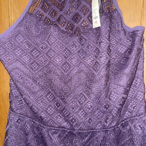 Francesca’s NWT purple lace halter mini dress - Picture 8 of 12